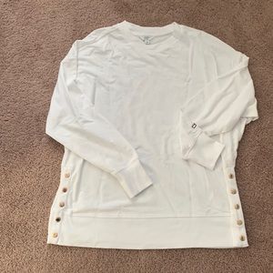 Crown & Ivy Light Weight Crewneck oversized shirt